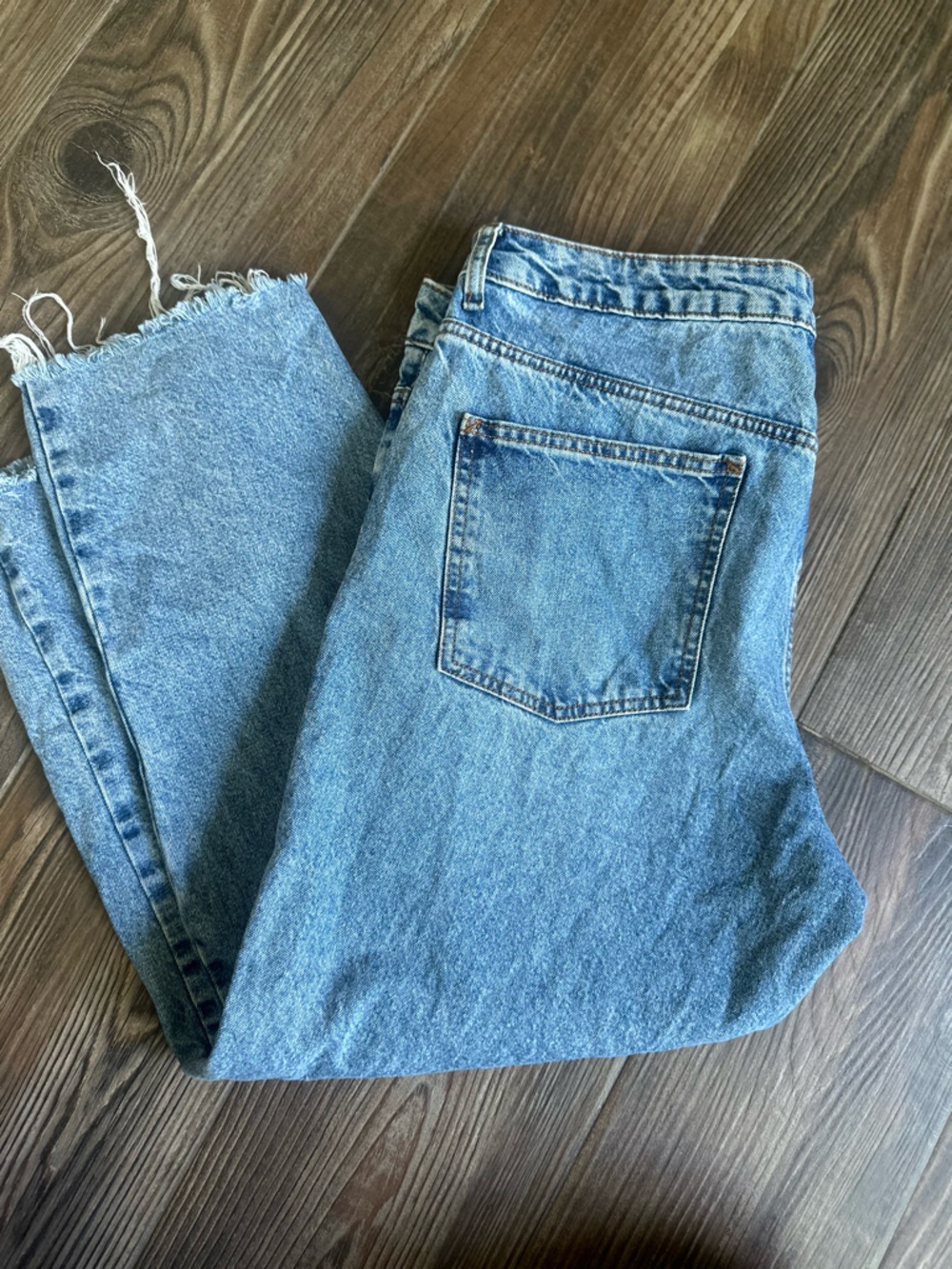 ASOS Light Blue Cropped Ankle Straight leg Denim Jeans - Picture 3 of 12